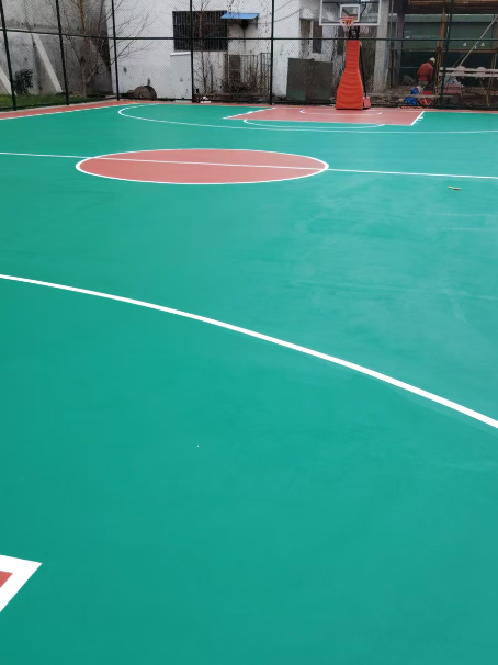 鹤岗 球场长期使用易出现地面开裂