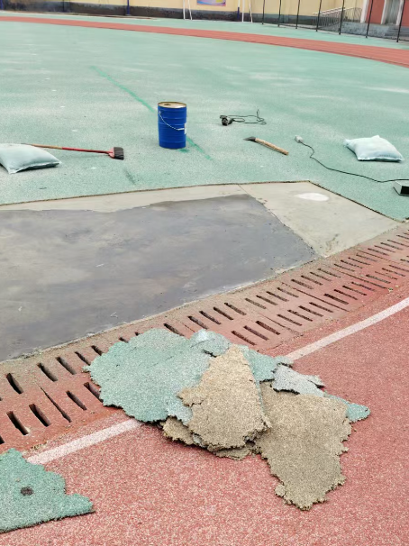 鹤岗球场翻新维修补、球场翻新修补改造